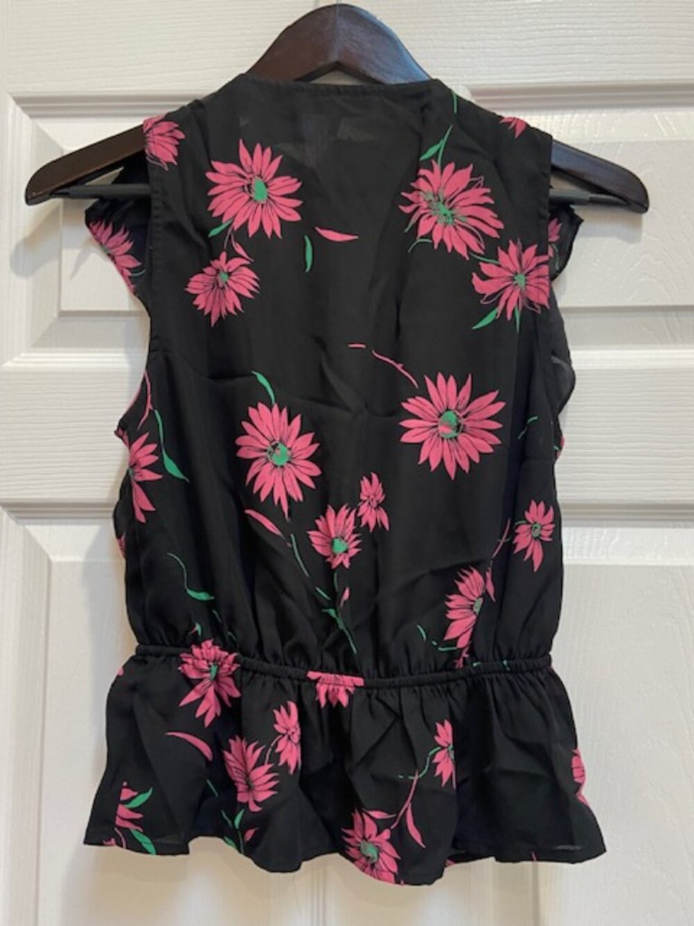 WAYF V-Neck Ruffle Top - Picture 2 of 5